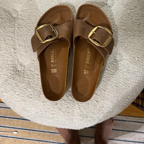 Birkenstock Brown Sandals with Gold Buckle - Picture 3 of 3